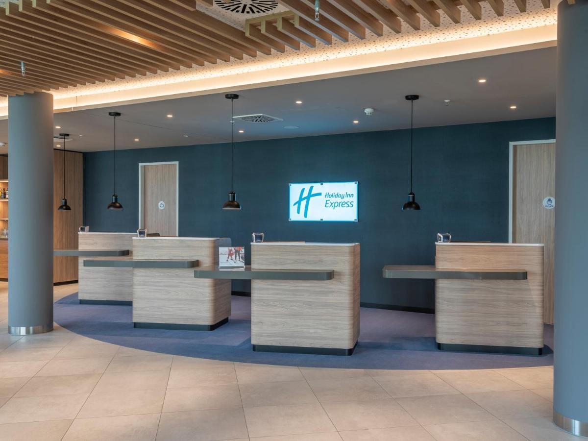 Express - Hauptbahnhof, An Ihg Düsseldorf