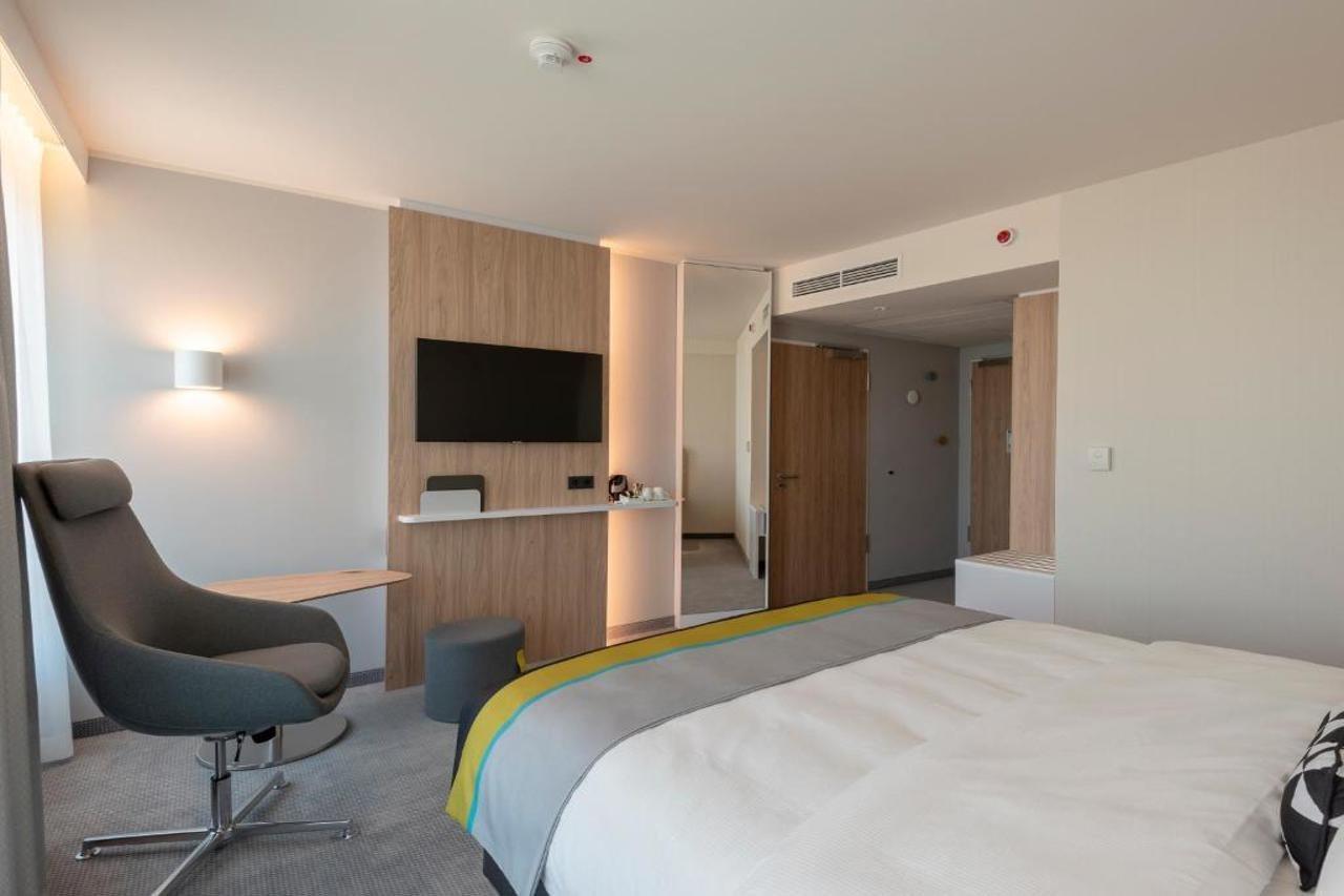 Express - Hauptbahnhof, An Ihg Düsseldorf
